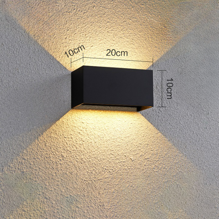 Indoor/Outdoor Wall Lamp