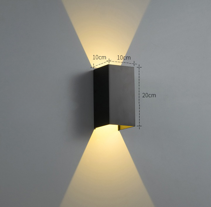 Indoor/Outdoor Wall Lamp