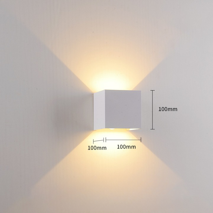 Indoor/Outdoor Wall Lamp