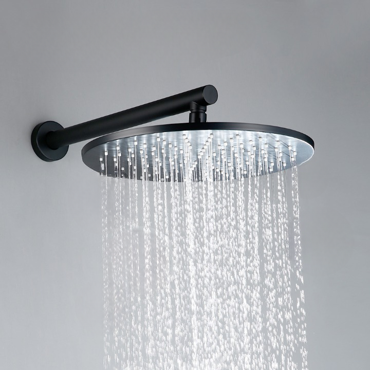 Round Shower Head with Round Faucet