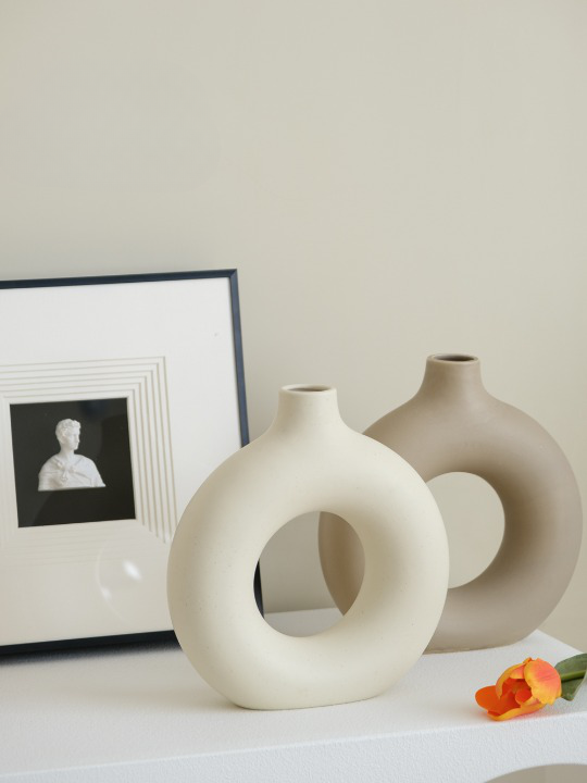 Hollow Shape Vase
