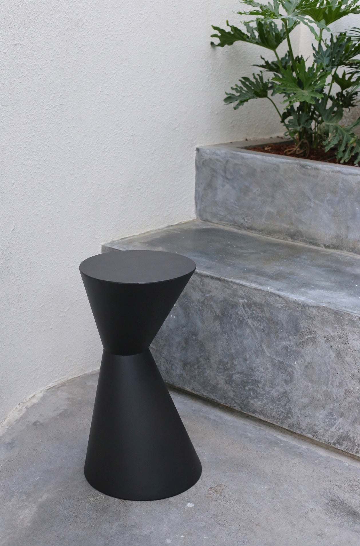 Light Lux Metal Lounge Table