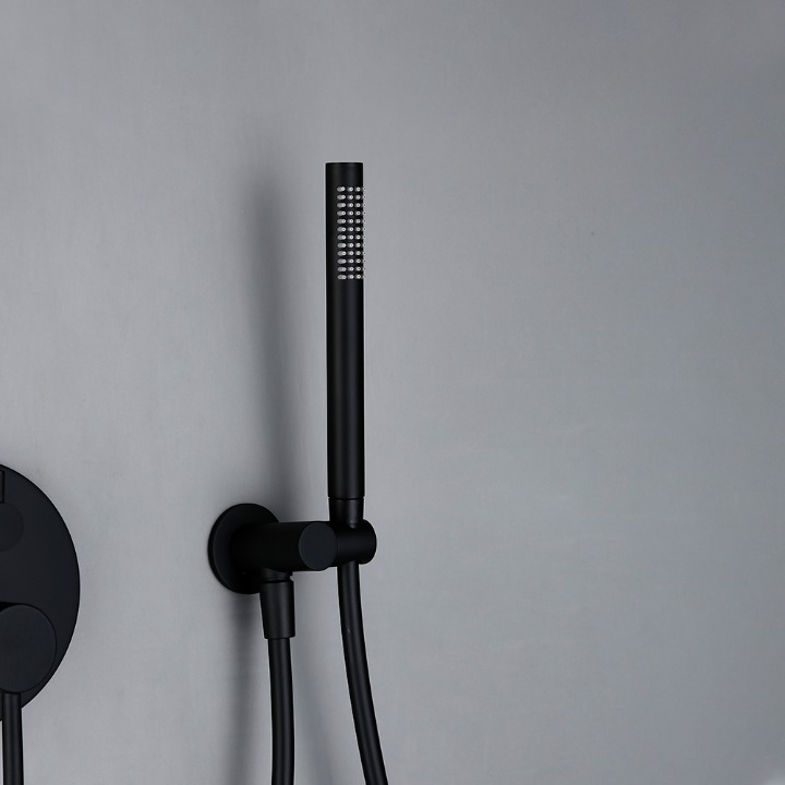 Round Shower Head with Round Faucet
