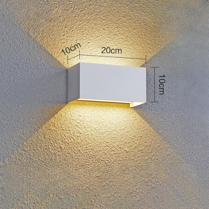Indoor/Outdoor Wall Lamp