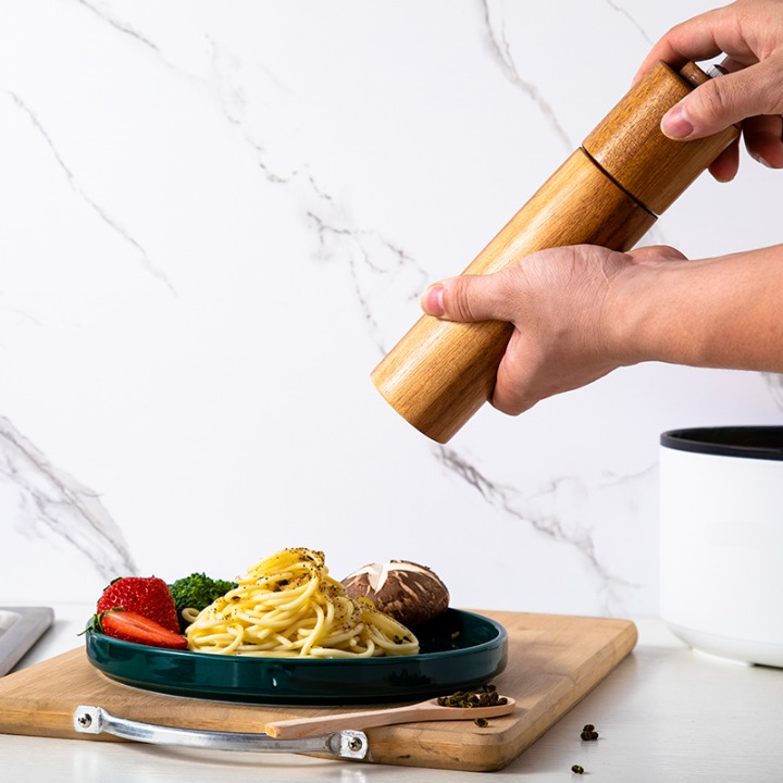 Wooden Salt & Pepper Mill Set