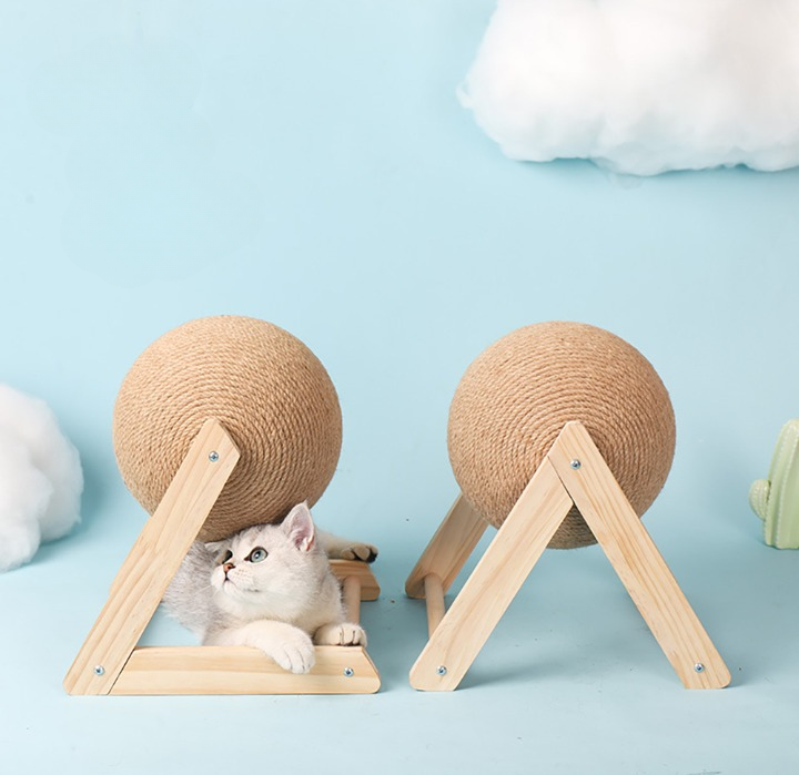 Cat Scratching Rotating Ball Toy
