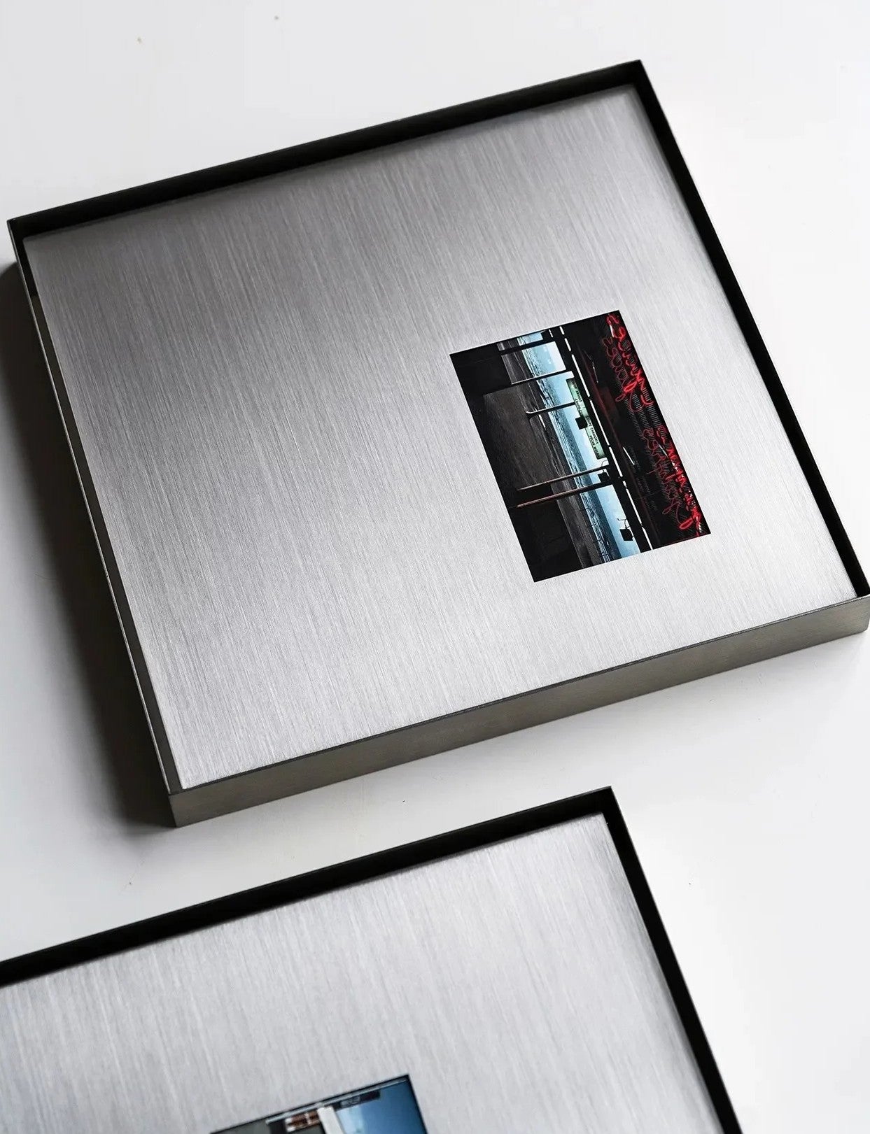 Metal Square Wall-Mounted Picture Frame