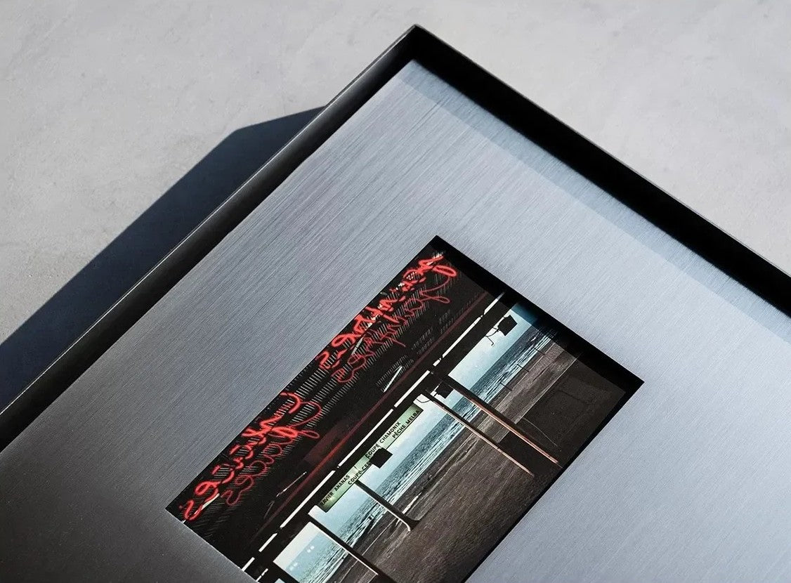 Metal Square Wall-Mounted Picture Frame