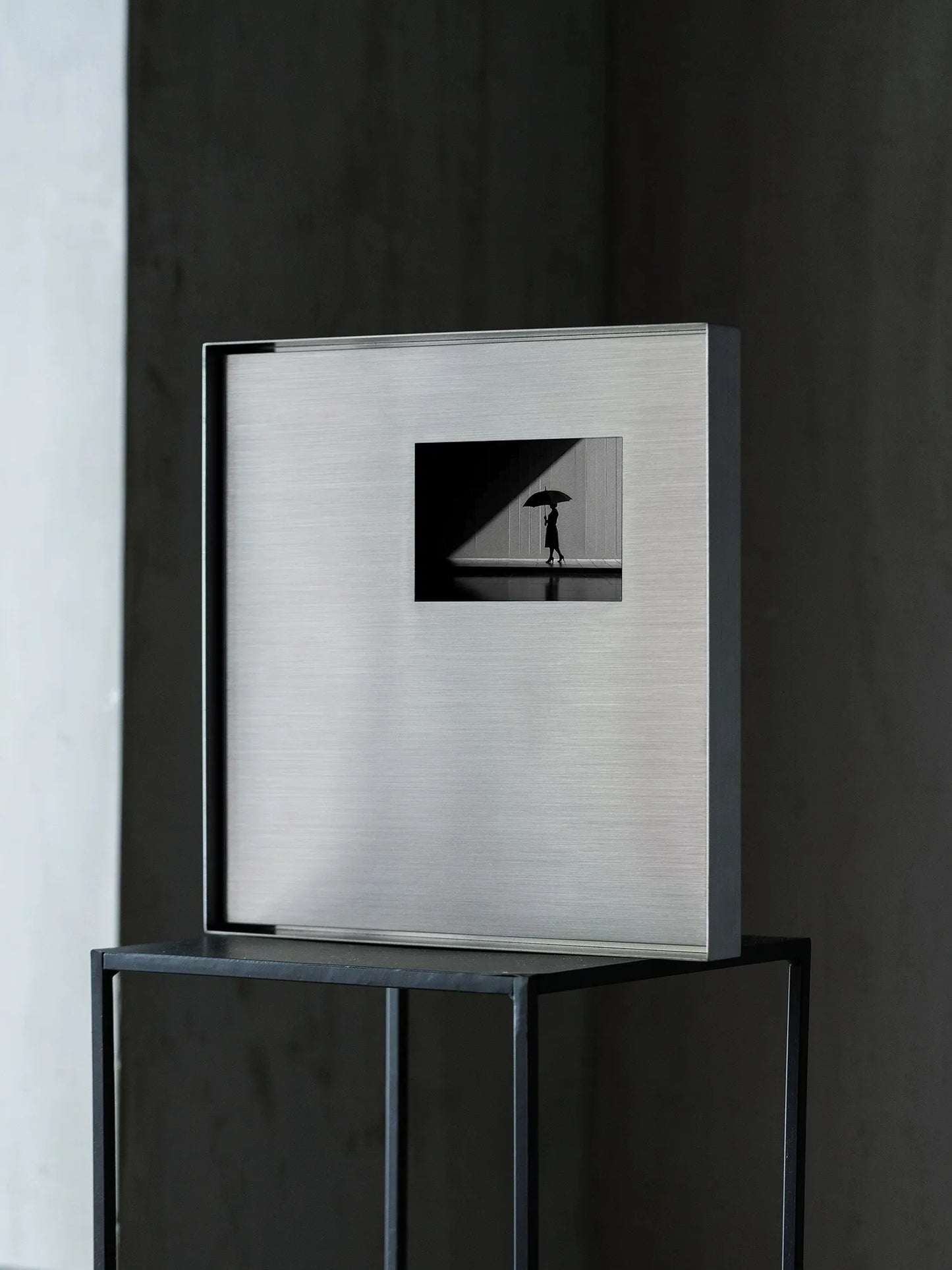 Metal Square Wall-Mounted Picture Frame