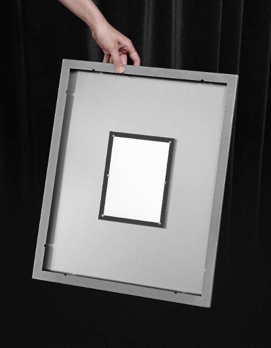 Magnetic Metal Wall-Mounted Picture Frame
