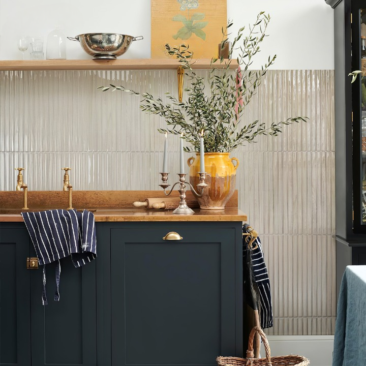 Beige Thin Rectangular Peel and Stick Tiles