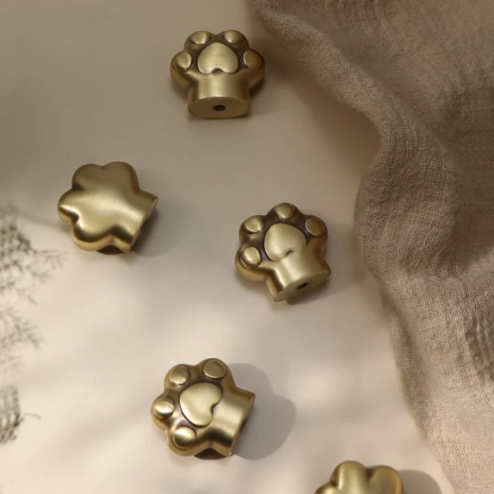 Bronze Paw Shape Cabinet Knob