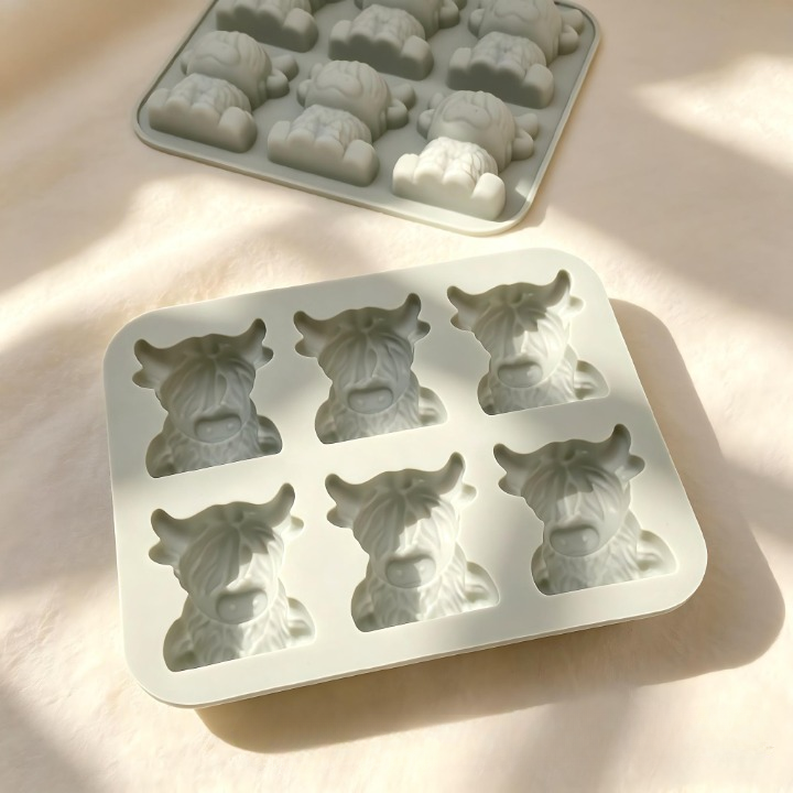 Mammoth Silicone Ice Cube Tray