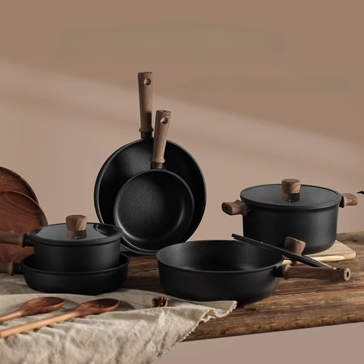 Pots, Pans & Utensil Sets (13, 16 or 18 Pieces)