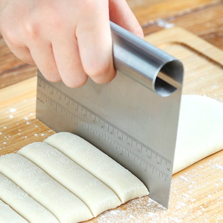 Metal Dough Cutters with Scale