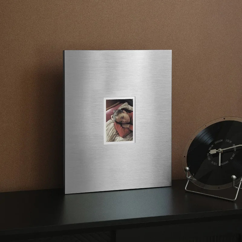 Magnetic Metal Wall-Mounted Picture Frame