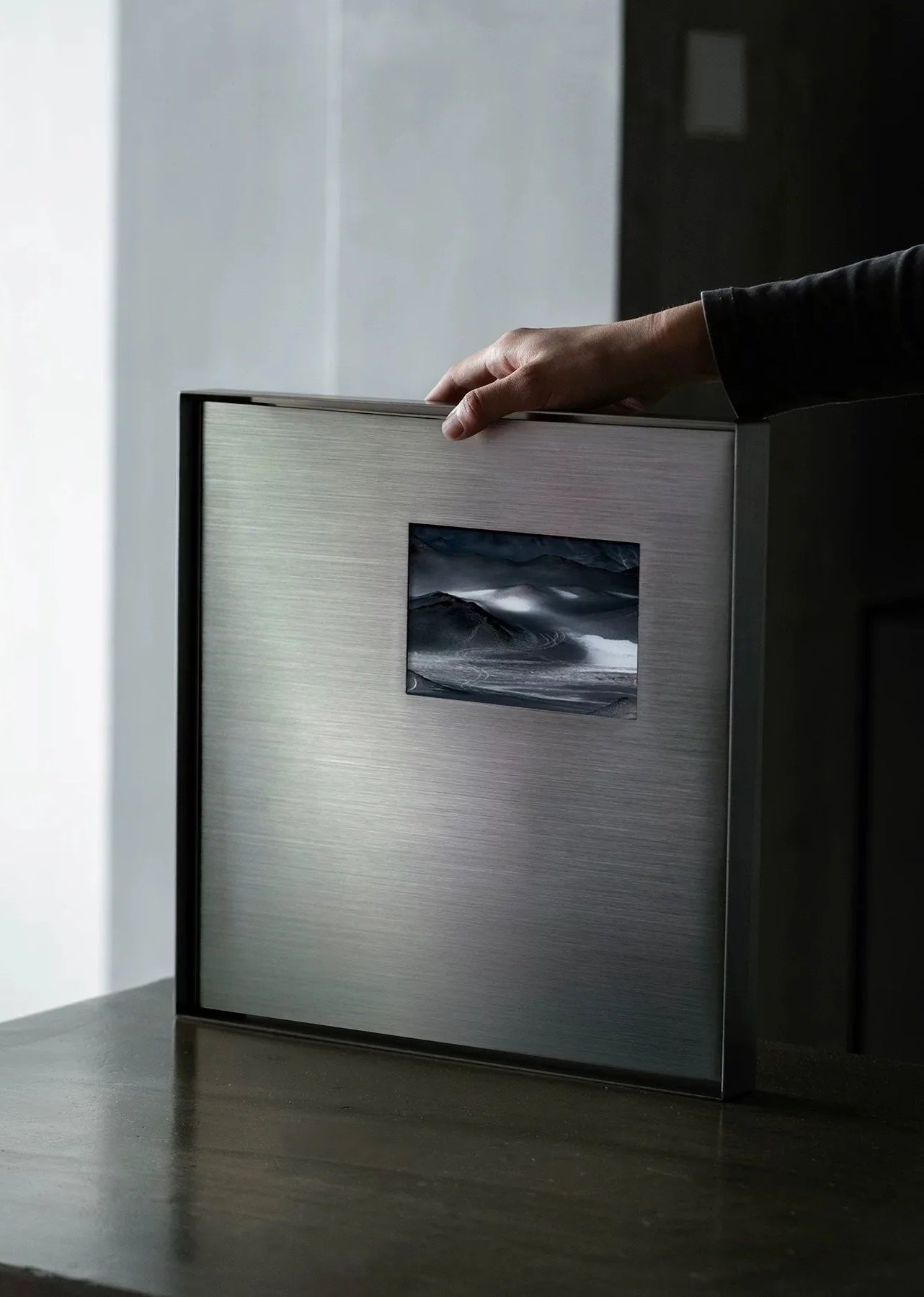 Metal Square Wall-Mounted Picture Frame