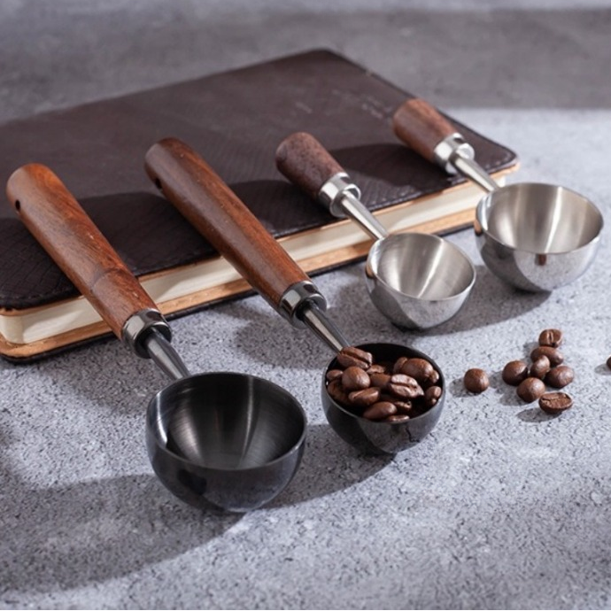 Metal Measuring Coffee Bean Scoops with Wooden Handles
