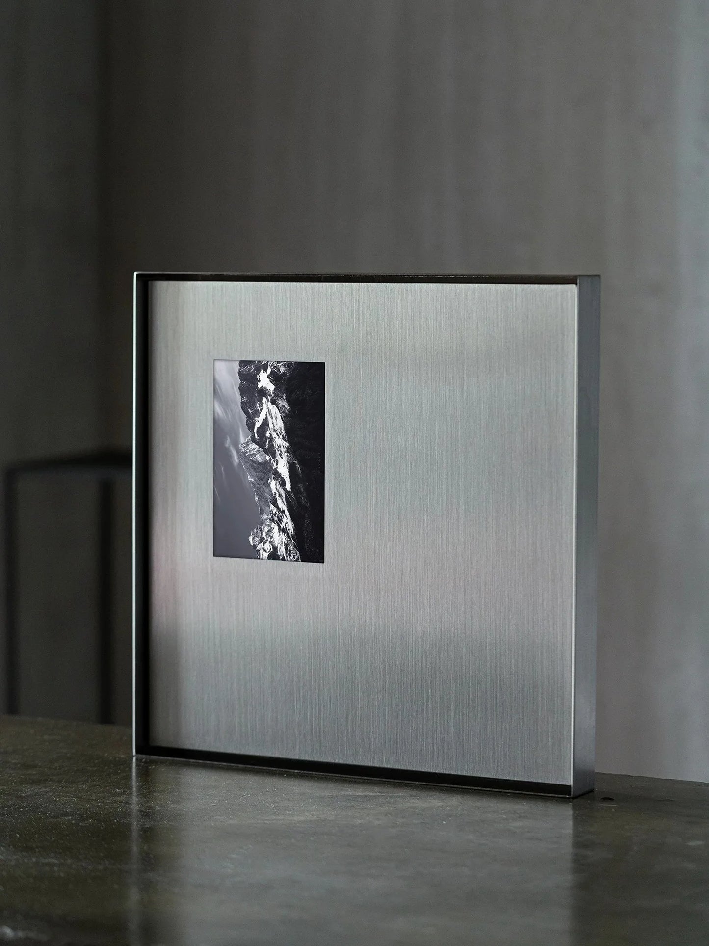 Metal Square Wall-Mounted Picture Frame