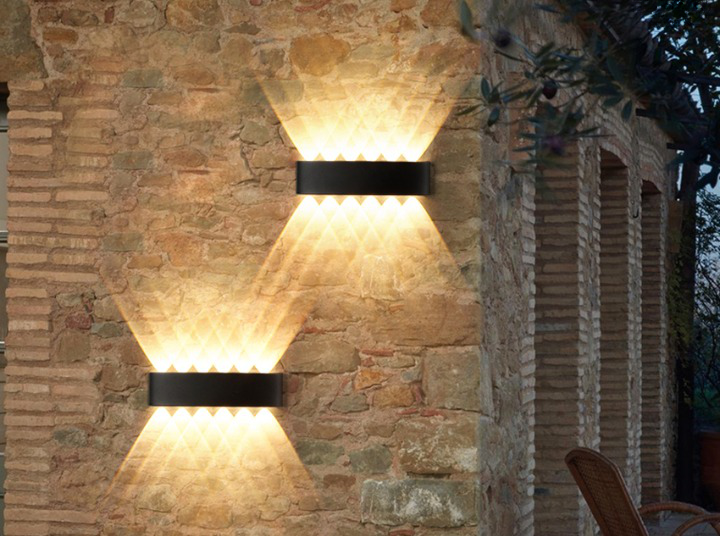 Indoor/Outdoor Wall Light