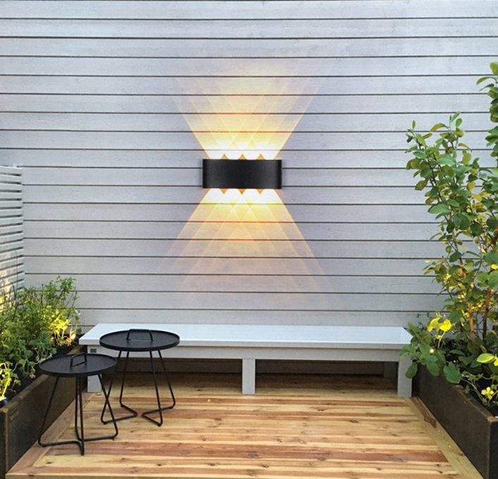 Indoor/Outdoor Wall Light