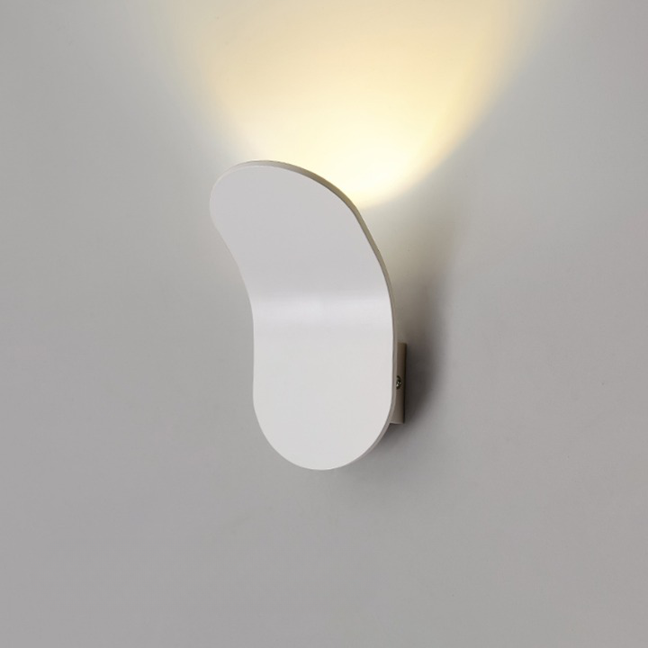 Minimalistic Wall Light